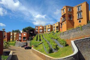 Les Chamblynes Villas at Port Chambly, Balaclava