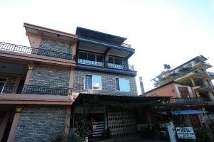 OYO 663 Hotel Rupa Begnas Lake Inn, Deurali