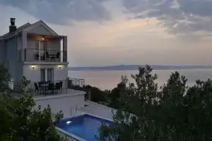 Villa with Sea View, Drasnice