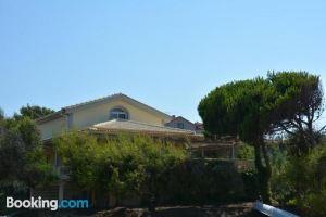Villa Basta, Vasilikos