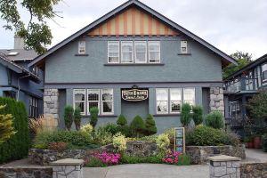 Trutch Manor Hotel, Victoria