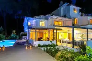 Muses Villas, Sani Beach