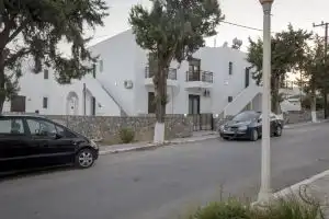 Harmonia at Court Hotel, Gennadi