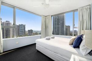 Absolute Beachfront in Hotel, Gold Coast