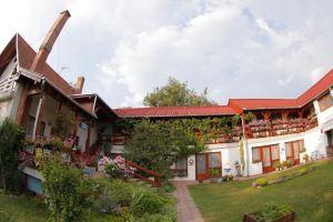 Ida Rooms, Lajosmizse