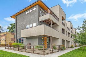 Modern Townhouse with Awesome Views! Sleeps 8!, Denver
