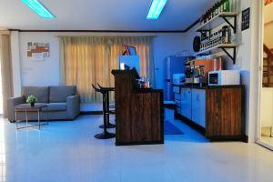 Nana's Place Hotel, Bang Na