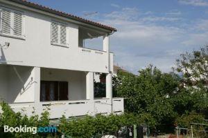 Apartments Nada, Baska