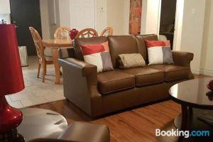 Two-Bedroom Apartment Sweet #4 by Amazing Property Rentals, Gatineau