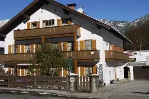 Ferienwohnungen Kral Hotel, Grainau