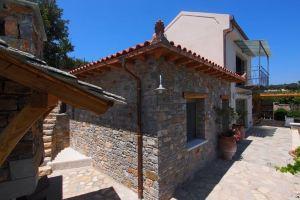 Villa Paparouna, Alonnisos town