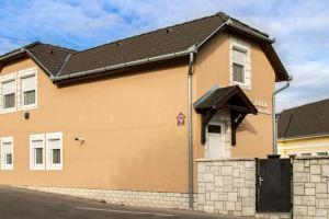 GARDI Apartman, Szekszard