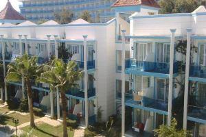 Club Eva Hotel, Avsallar