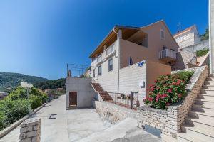 Apartments Pavic, Postira