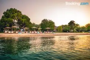 Kokkinos, Vourvourou