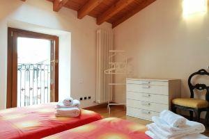 IseoLakeRental - Casa del Pescatore, Riva di Solto