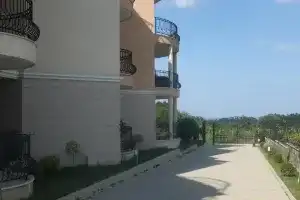 South Beach Apartments, Obzor