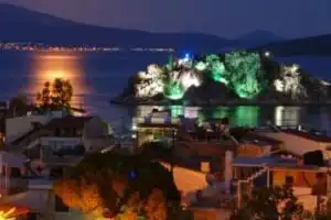 Lido Apartments, Tolo