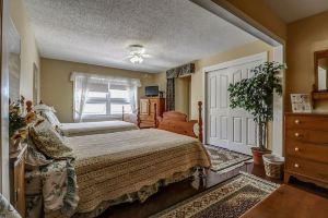 Abagale's Victorian Hot Tub and Suites, Niagara-On-The-Lake