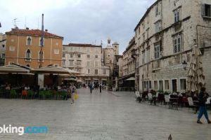 Apartment Dream of, Split