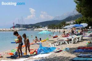 Apartments by The Sea, Makarska - 2721, Tucepi