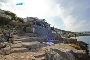 Villa Dora, Dobra-Voda