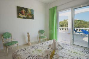 Apartment with 2 Bedrooms in, with Wonderful Sea View, Furnished Terrace and Wifi, Agios Nikolaos