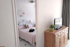 Apartment with One Bedroom in, with Shared Pool, Furnished Terrace and Wifi - Near the Beach, Calpe