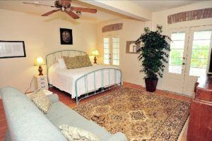 Schmitz Historic Hotel #67521 1 Bedroom 1 Bathroom Condo, New Braunfels