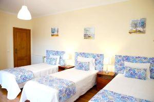 House with 4 Bedrooms in, with Private Pool, Enclosed Garden and Wifi Near the Beach, Lagos
