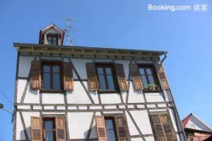 Gite Saint Florent Studio Apartment Parking Privé, Strasbourg