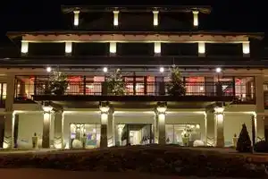 Hotel Cascade Resort & Spa, Demjen