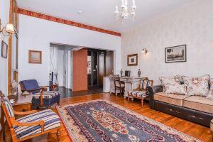 FM Deluxe 1-Bdr Apaprtment - Elegant & Authentic Hotel, Sofia