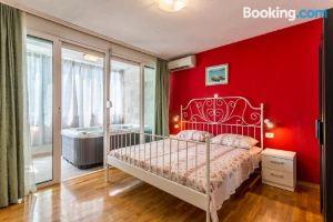 Apartment Antonija with Jacuzzi, Split