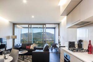 1 Bedroom Apt with Parking Walk to ANU, Canberra