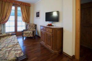 Holidays Dolomiti - Two Bedroom No.7, Carisolo