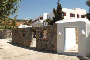 Hotel Beach, Psarou