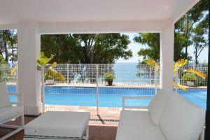Beachfront Villa Protected Private Pool 4 Bedrooms, Marbella