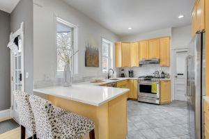 Stunning Highlands Square Retreat! Sleeps 14! Hotel, Denver
