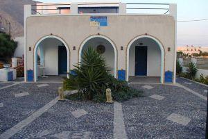 Studios Zannes, Perissa