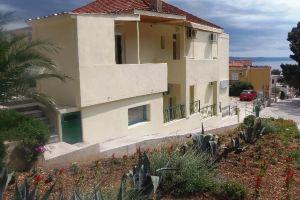 Studio Apartments Marija with Private Parking, Makarska