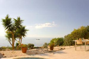 Villa Azura Sunrise by Ezoria Villas, Coral Bay