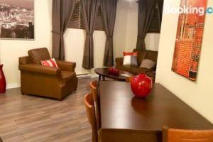 1-Bedroom Apartment Sweet #8 by Amazing Property Rentals, Gatineau