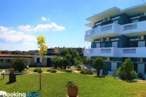 Poseidon Seaview Studios, Afitos