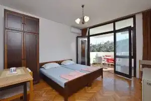 Apartment Dedic, Sutomore