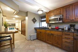 Architectural 1Br in Lincoln Park by Sonder Apartments, Chicago