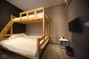 Blue Mountain Youth Hostel, Shanghai