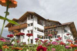 Hotel Schwarzer Adler, Siusi