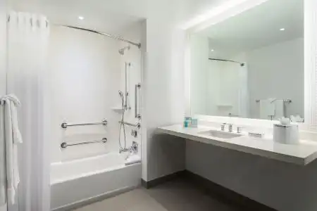 Hampton Inn & Suites by Hilton - 34