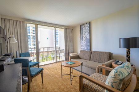 Embassy Suites by Hilton Waikiki Beach Walk - 85